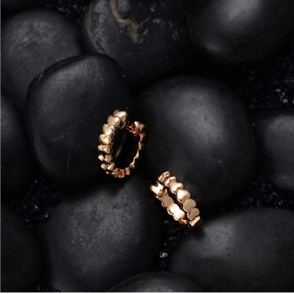 Gold 14k Gold Plated Heart Hoop Earrings - Picture 1 of 4